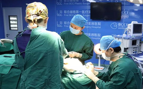 杨大平教授治愈28年面瘫-联合丽格第一医疗美